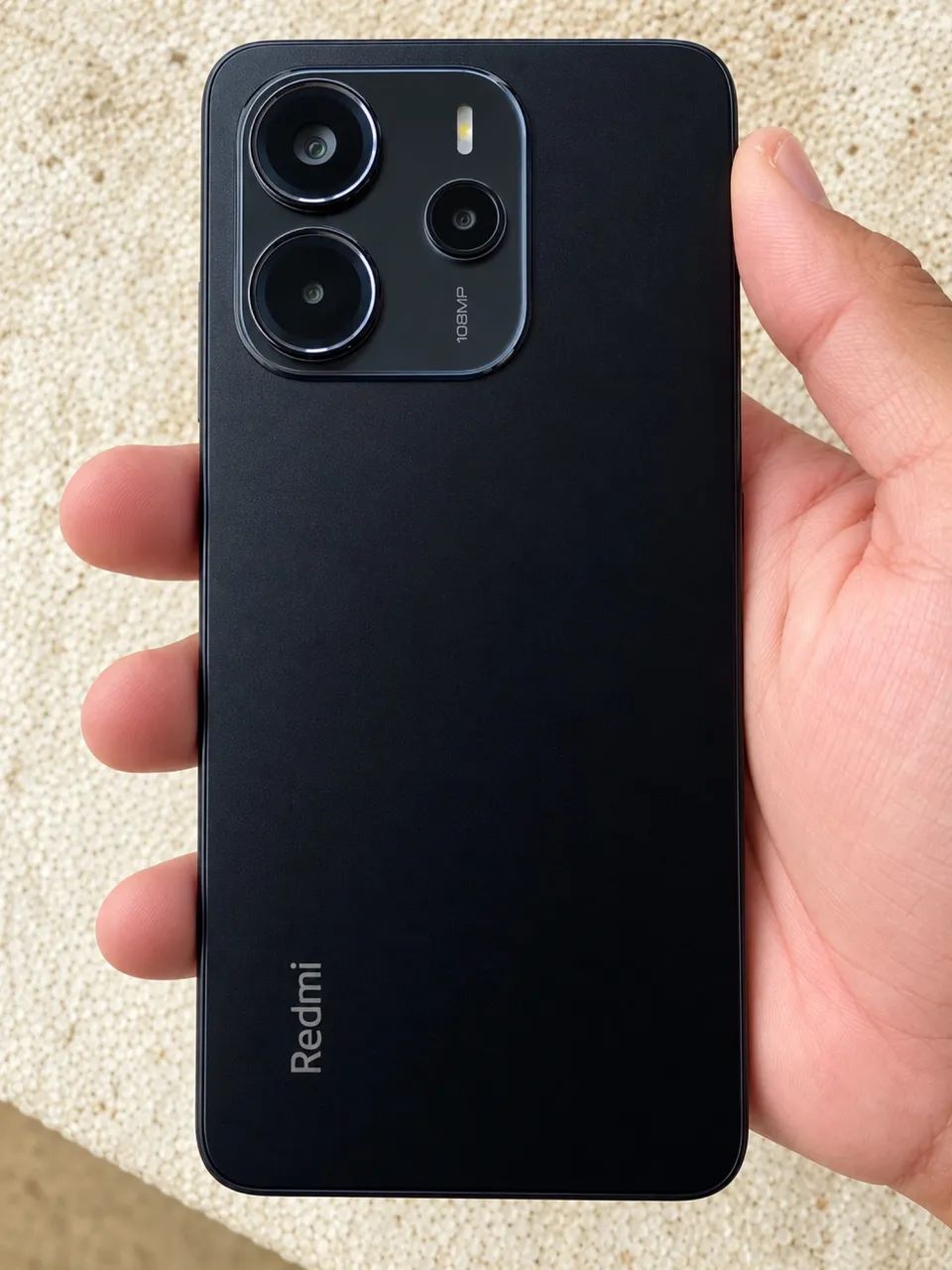 Vendo cell novo na caixa três mês de uso 