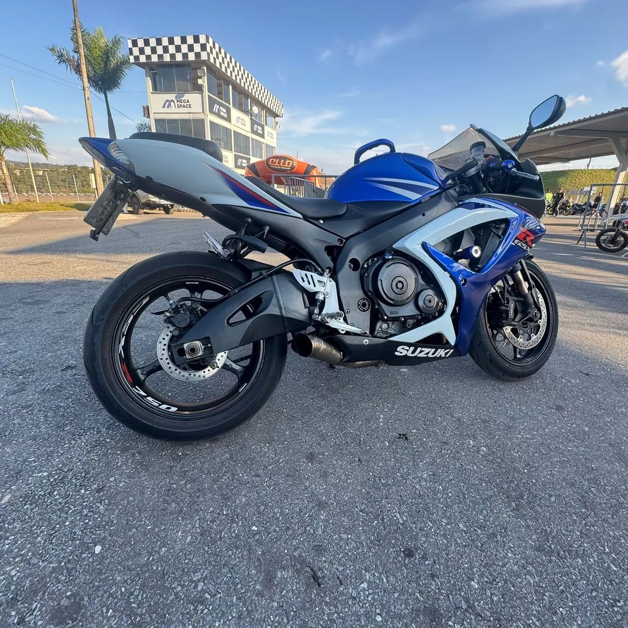 GSX sred 750 - Foto 5