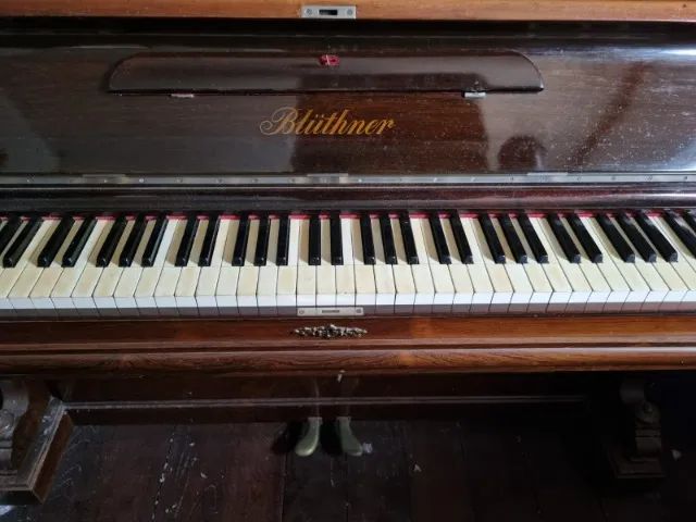 Piano alemão da marca BLÜTHNER modelo vertical - Foto 2