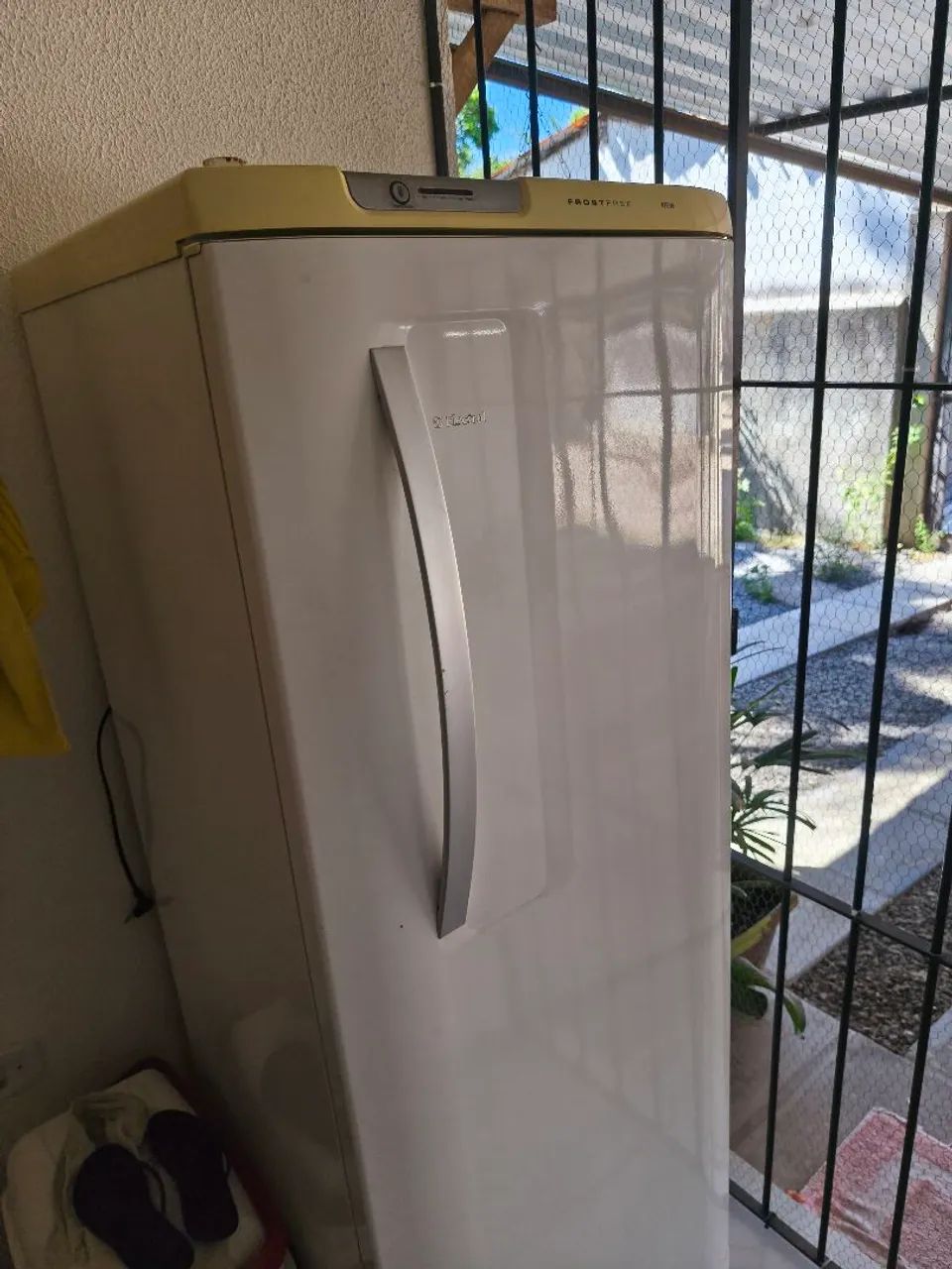 Geladeira COM DEFEITO Eletrolux