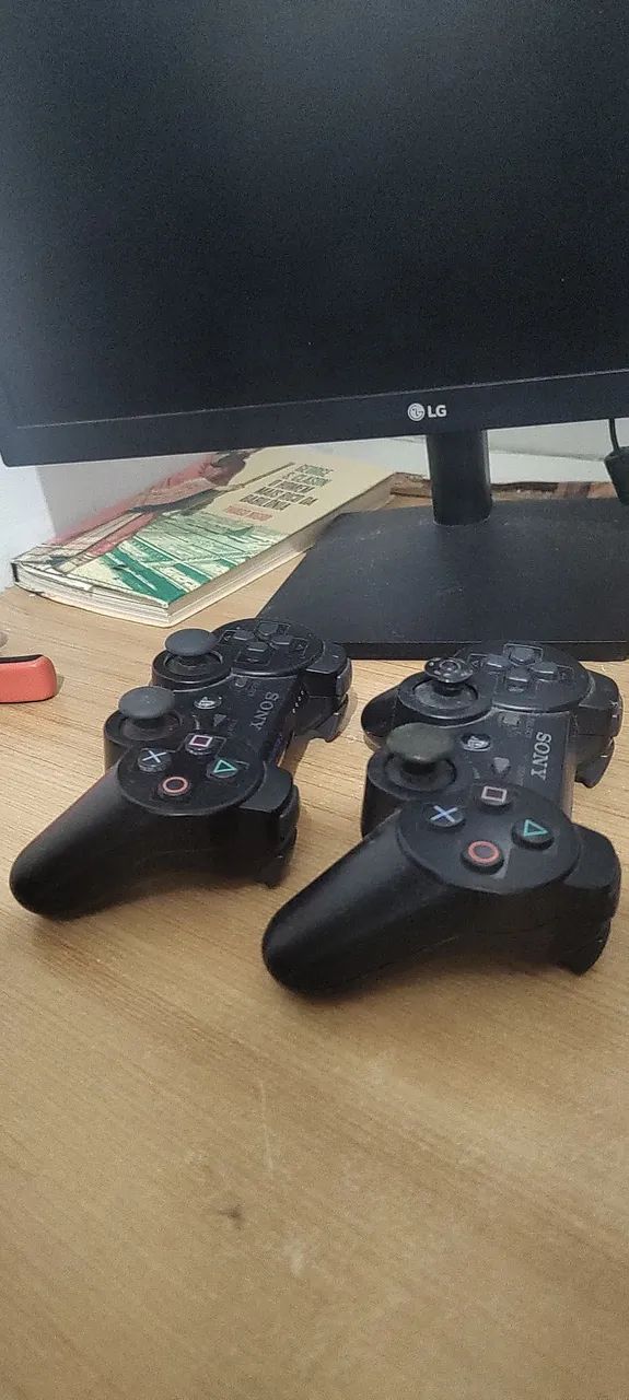 Ps3 liberado com controles  - Foto 3