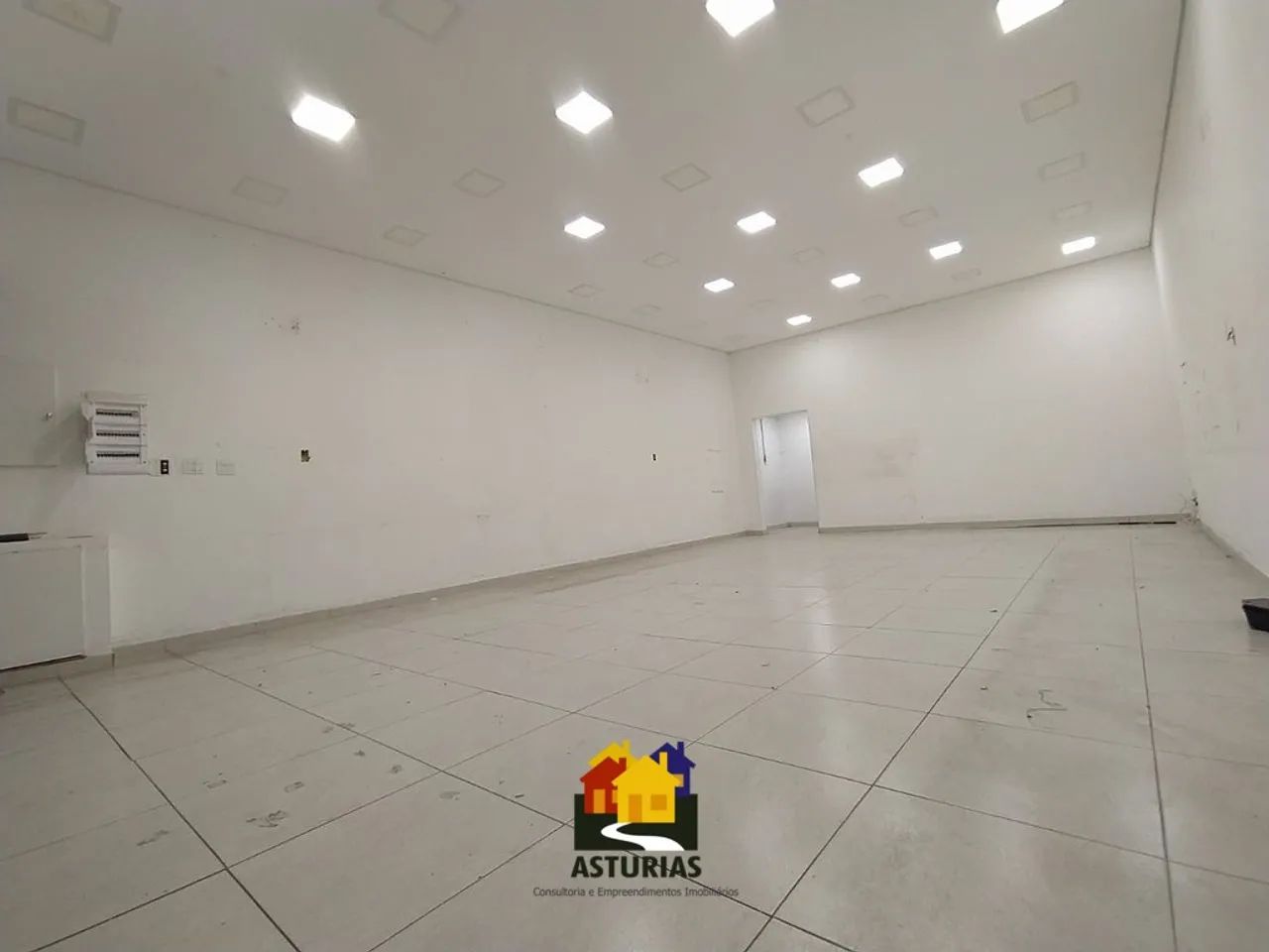 EXCELENTE SALÃO COMERCIAL PARA LOCAÇÃO - VILA JACUÍ - Foto 5