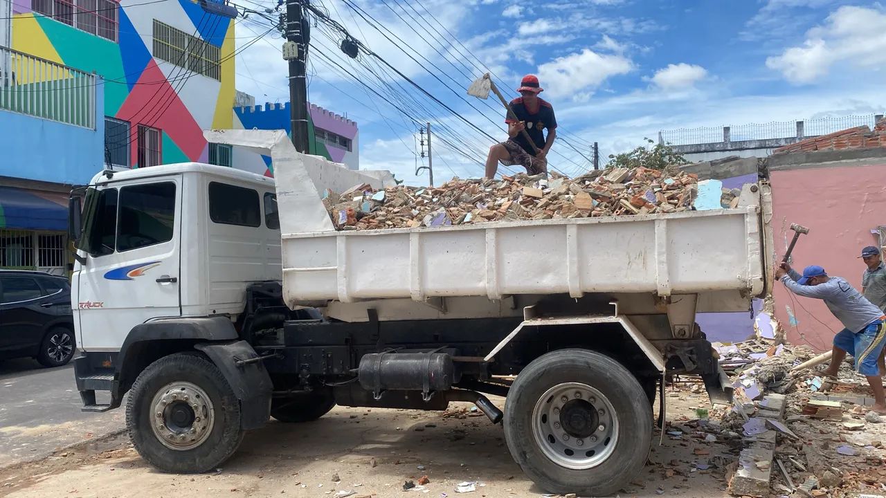 Entulhos disk limpezas de obras caçamba  - Foto 2