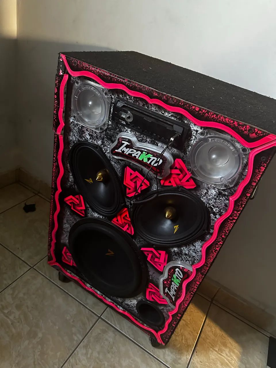 Caixa de Som Automotivo