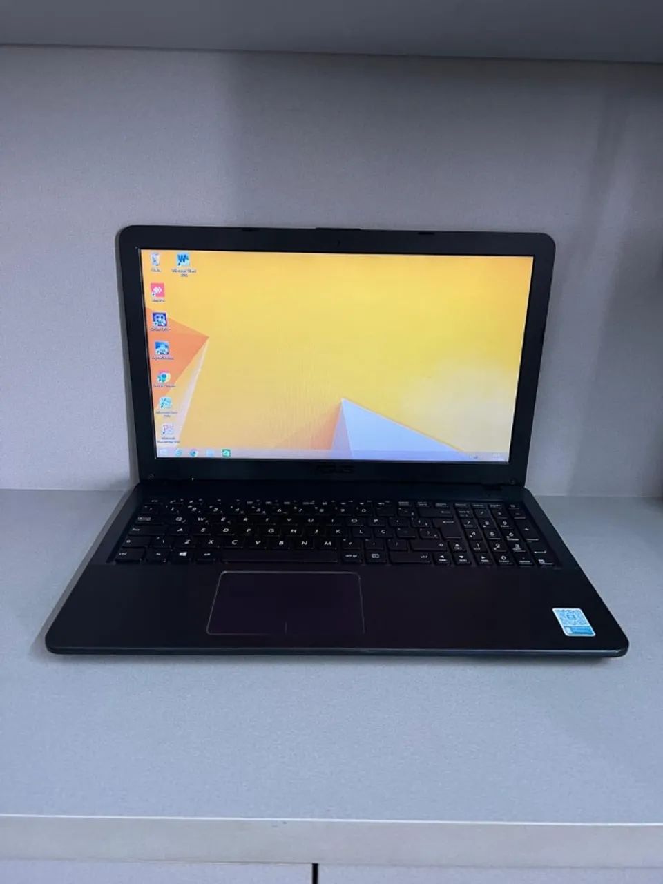Notebook Asus - Celeron N4020 - 4Gb Ram DDR4 - 120Gb de SSD 