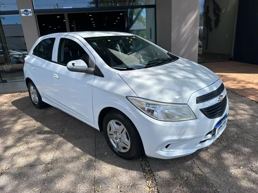 Chevrolet Onix ONIX HATCH LS 1.0 8V FlexPower 5p Mec. 2017