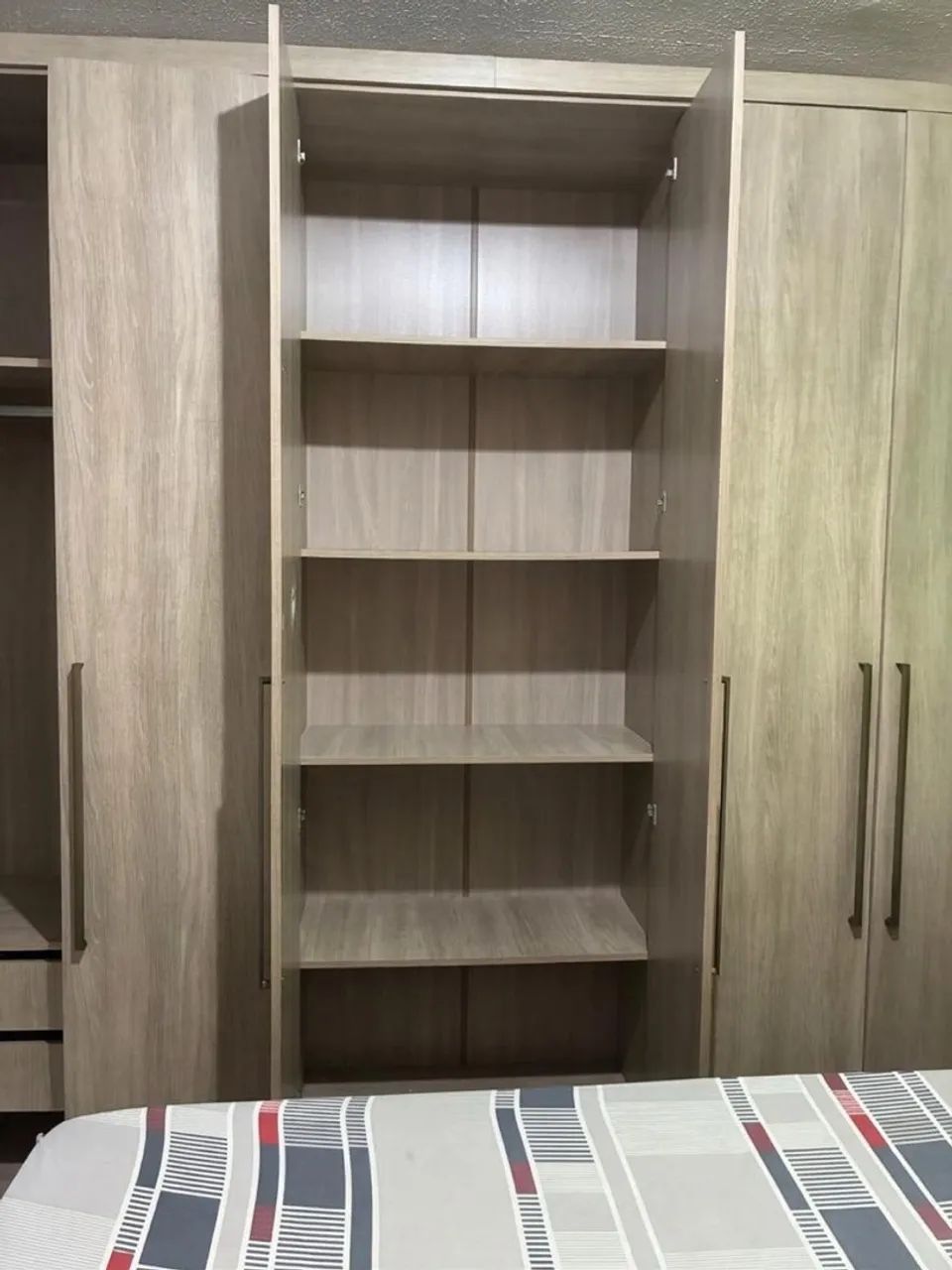 GUARDA-ROUPA CASAL 6 PORTAS  - Foto 3