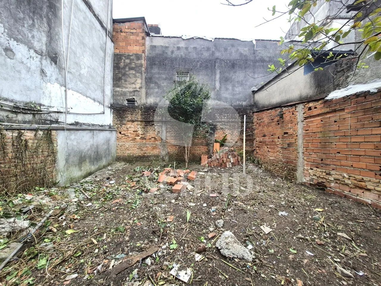 Terreno com 300m2 a venda na Vila Constança !