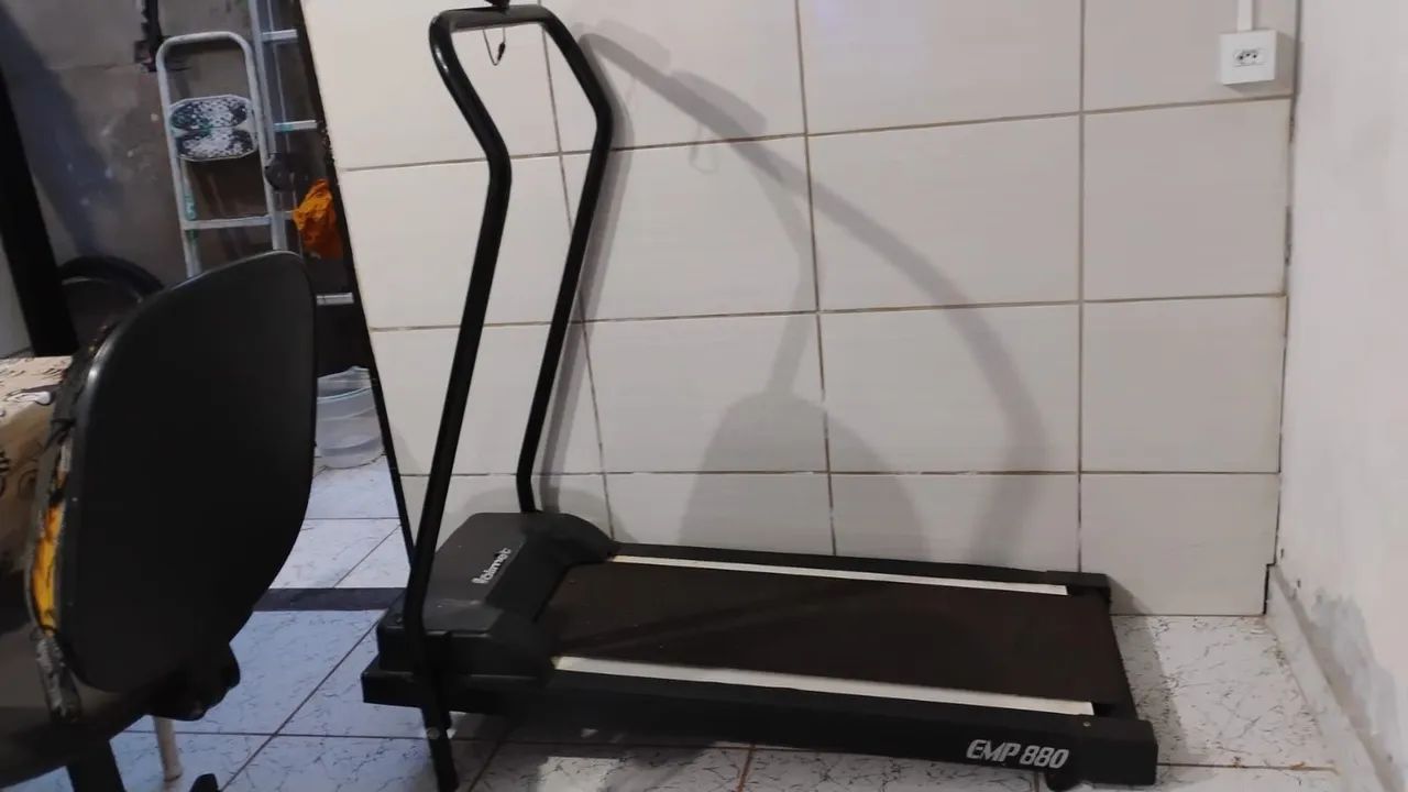 Vendo estreira bem conservada  pra desocupar lugar bom pra exercícios diária  400 pra  ir  - Foto 5