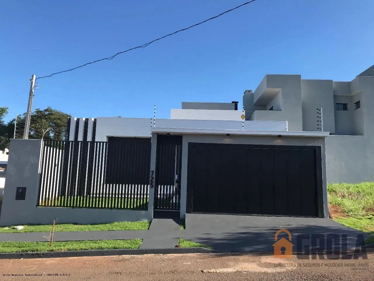 Casa para Venda em Campo Mourão, Jardim Flora III, 3 dormitórios, 3 suítes, 4 banheiros, 4