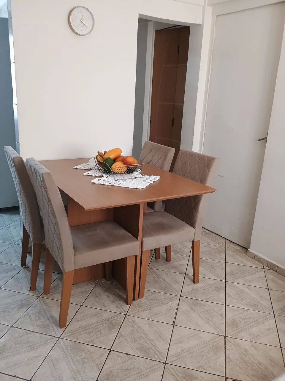 Mesa com 4 cadeiras  - Foto 4
