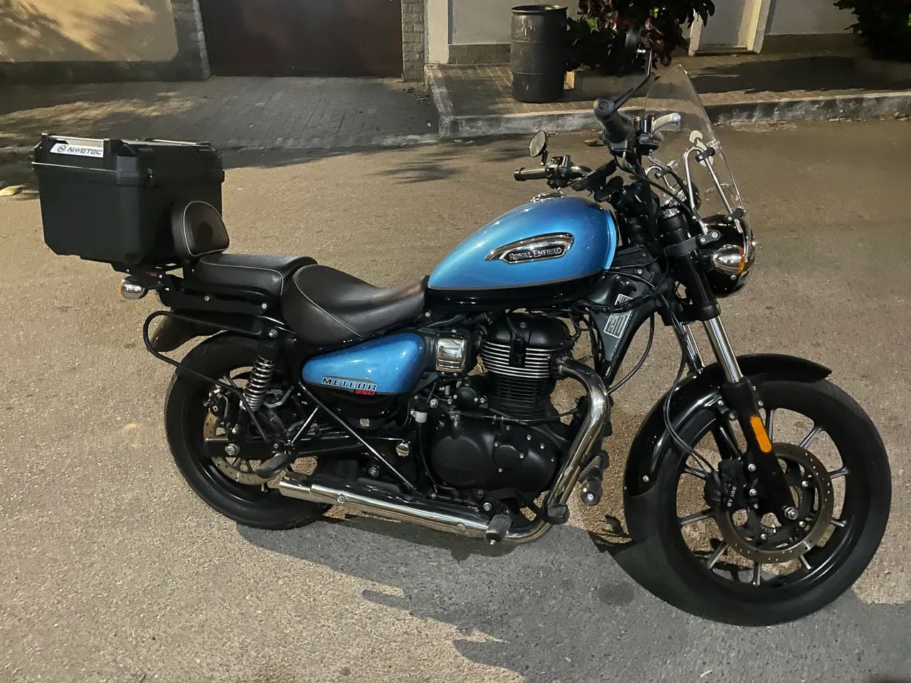 Moto bem cuidada com acessórios  - Foto 4