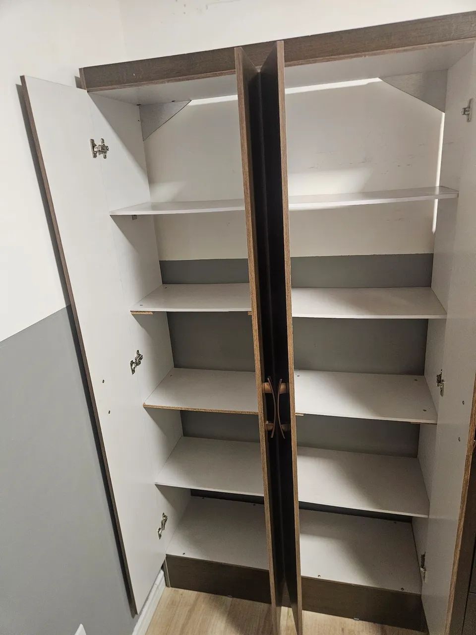 Guarda Roupas + Mesa de Escritório/Estudo - Foto 3