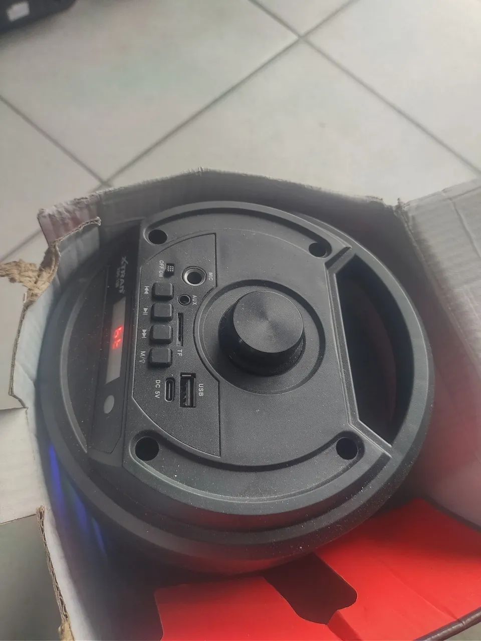 Vendo caixa amplificada robot box TWS com blooth funcionando perfeitamente R$ 190,00 - Foto 5