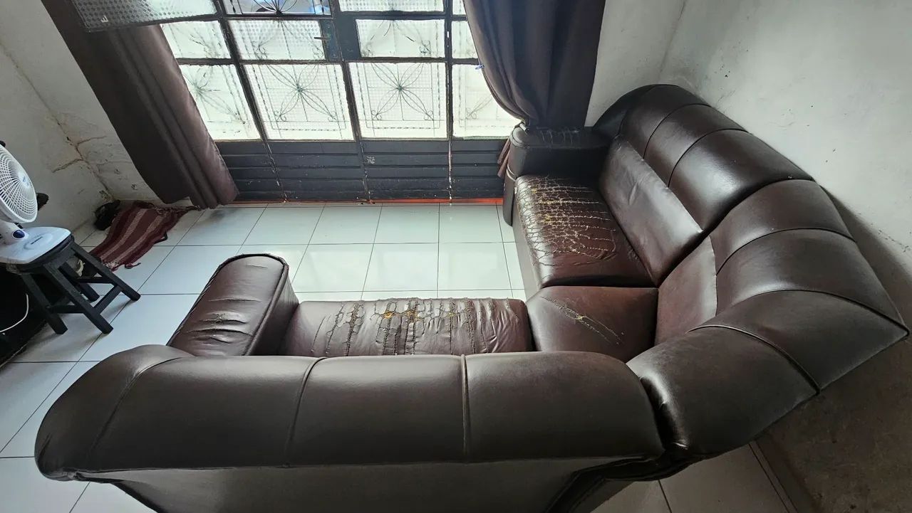 Sofá semi novo.  - Foto 4
