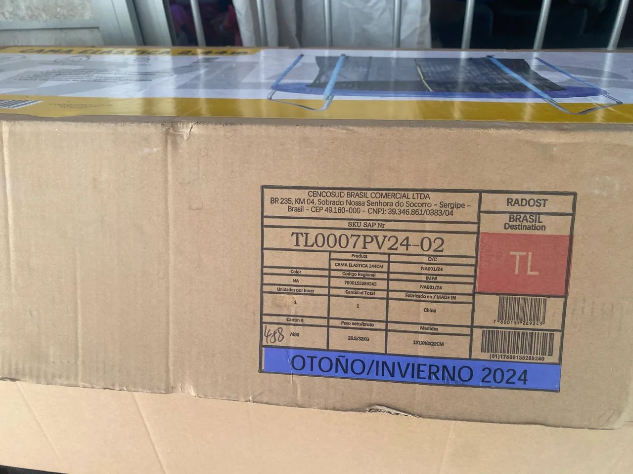 Cama elástica 2.44m R$800 nova