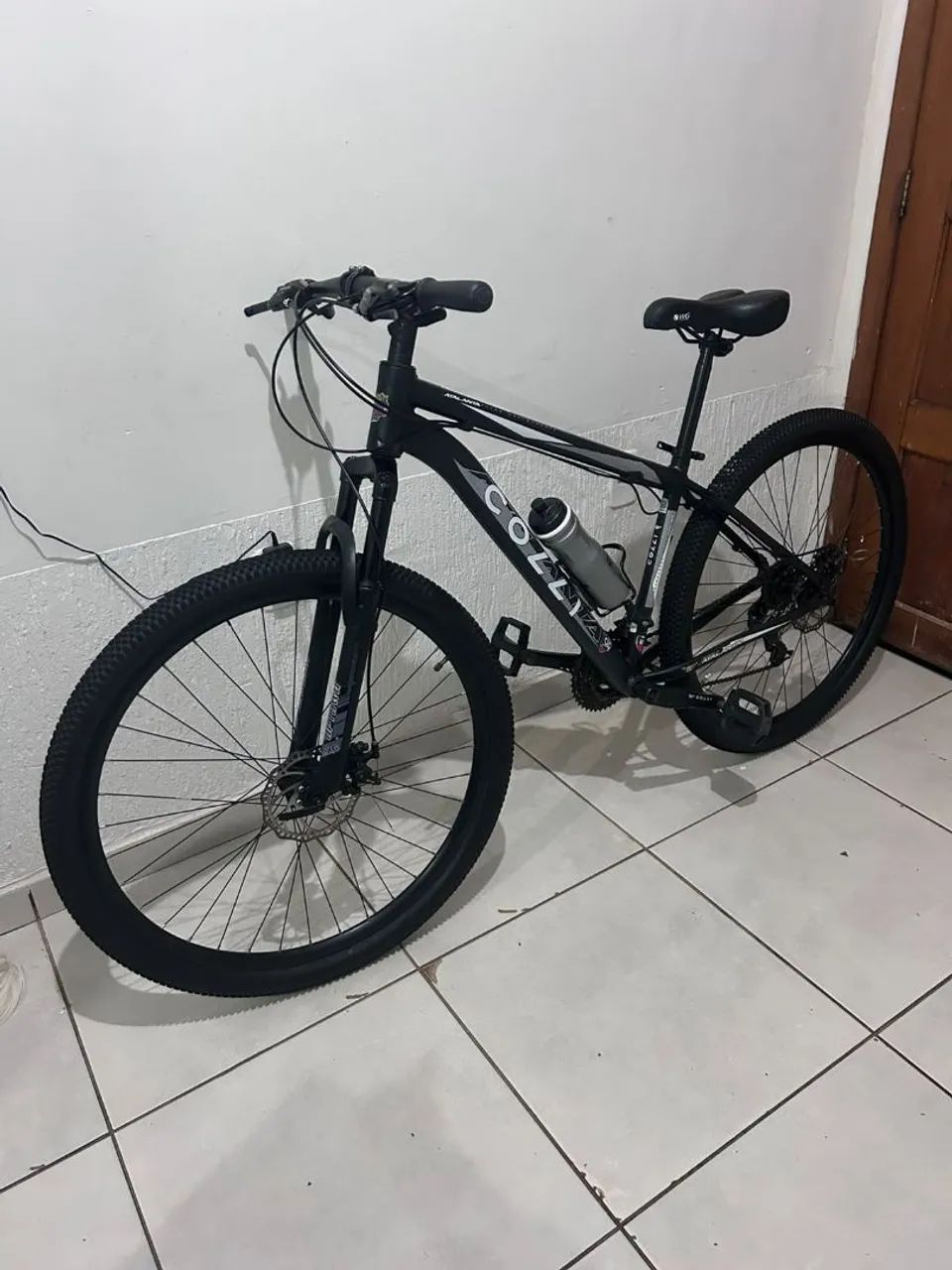 Bicicleta Marca Colli Aro 29 Com Marcha Freio A Disco Semi Nova Só Pega E Ser Feliz  - Foto 3