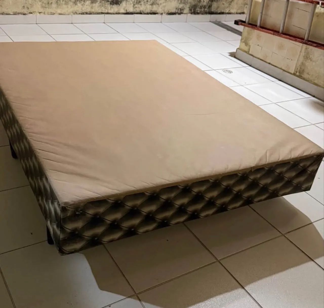 Estou vendendo e não doando Cama box ,colchão  - Foto 4