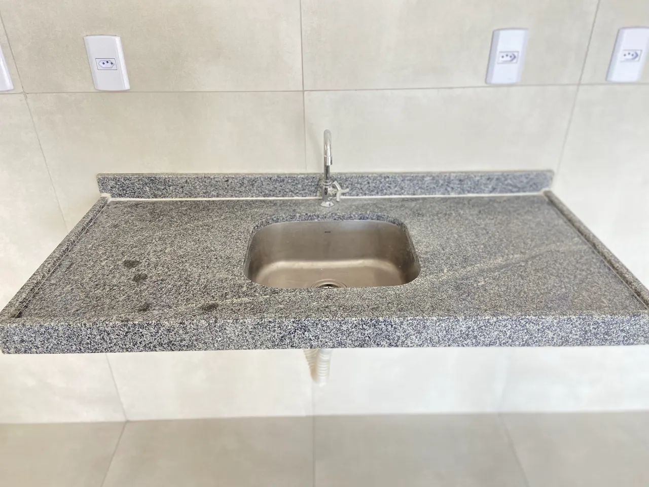 Balcão mármore com Cuba - novo