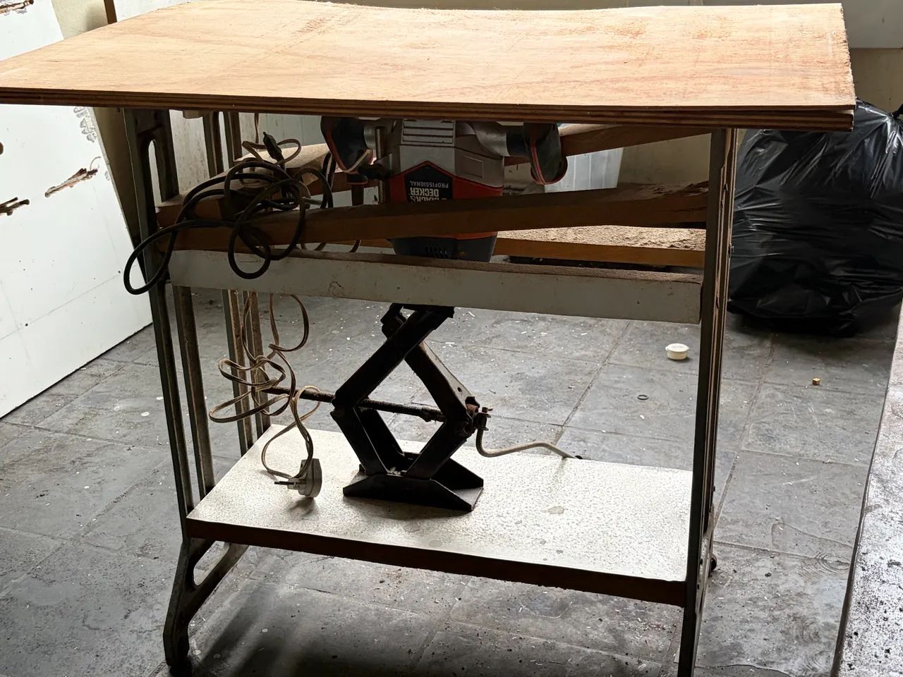 Máquina de friso já acoplado na mesa