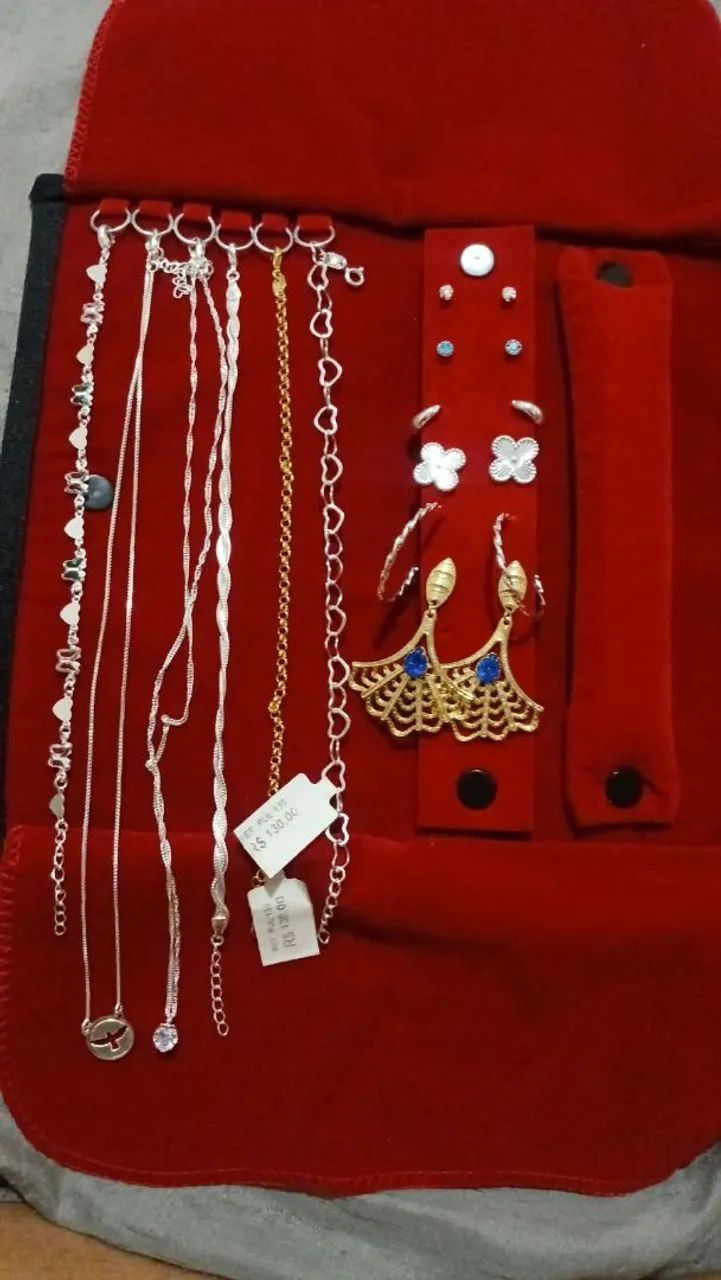 Vendo maleta com joias presentear e revender