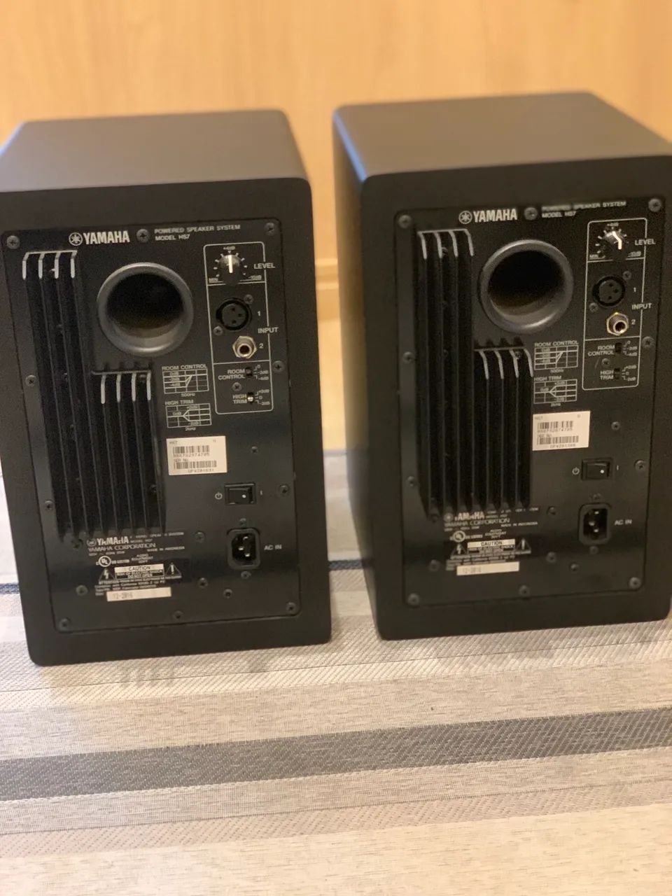 Par de Monitores Yamaha HS7 - Foto 4