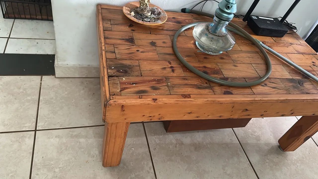 Mesa de centro de madeira 