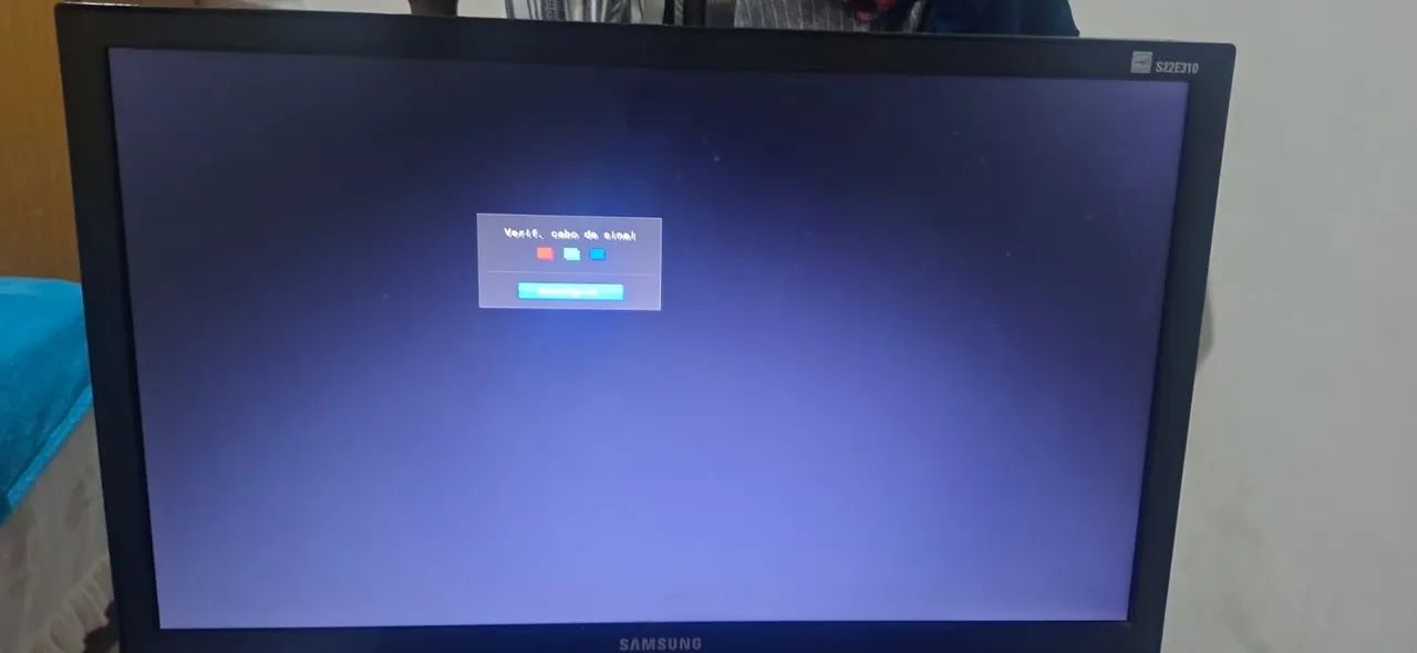 Monitor Samsung  21,5 polegadas. 