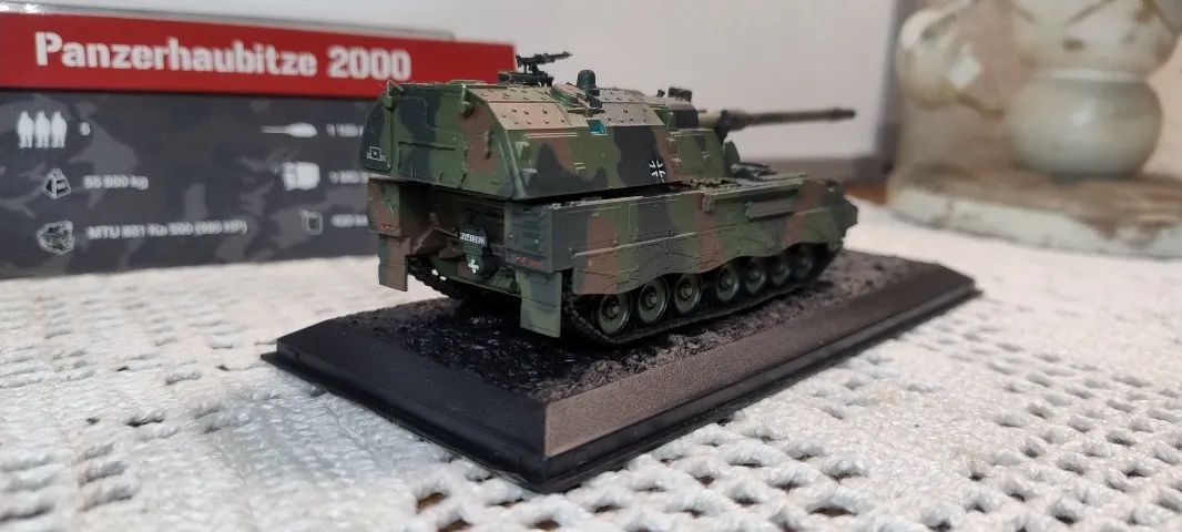 Miniatura Militar Colecionável - Tanque de guerra - Panzerhaubitze 2000 - Foto 2