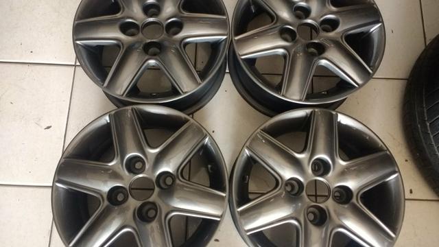 Jogo de roda Ford aro 13 - Foto 2