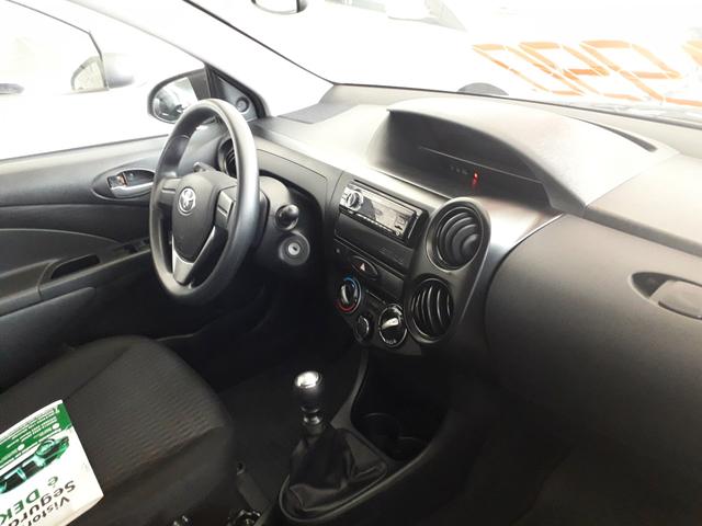 Toyota etios sedan 2019 - Foto 2