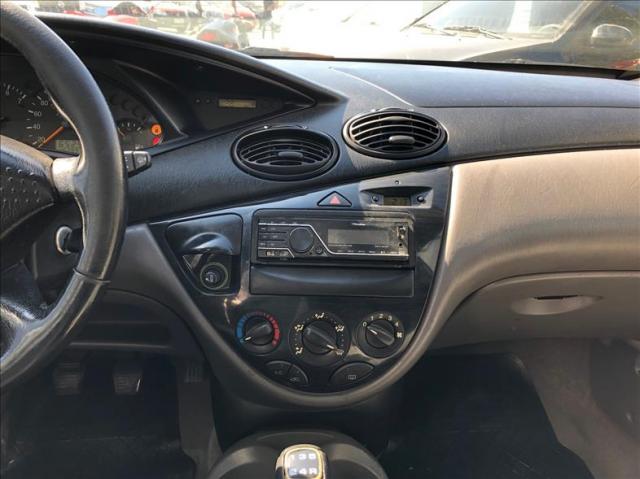 Ford Focus 2.0 Ghia Sedan 16v - Foto 9