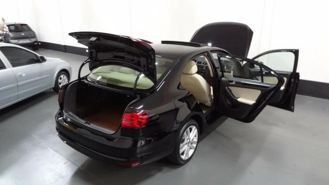 Volkswagen Jetta 2.0 TSI Highline DSG - Foto 17