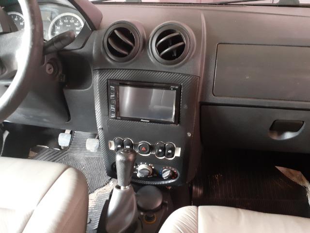Carro Logan - Foto 2