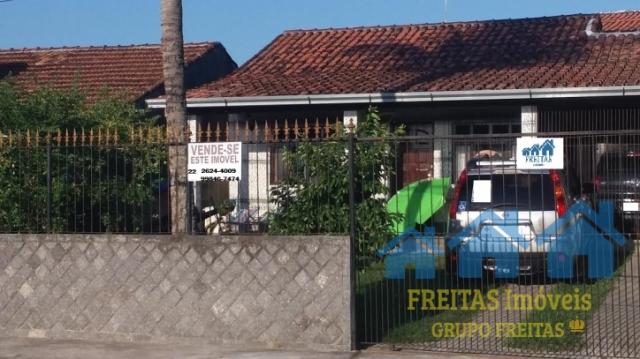 Casa de 02 qts. + 03 no anexo, piscina e salão de jogos.