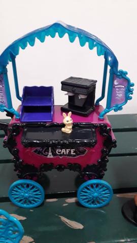 monster high cafeteria