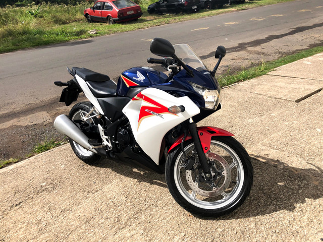 Cbr 250 r - Foto 2