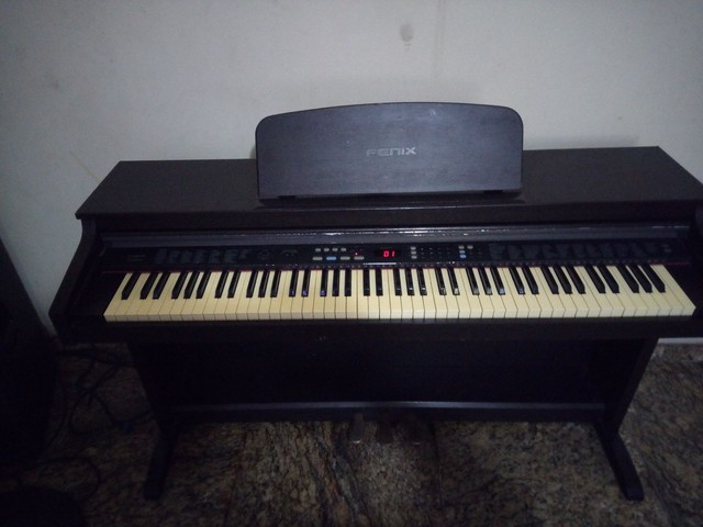 Vendo piano eletrônico Fênix TG-8715