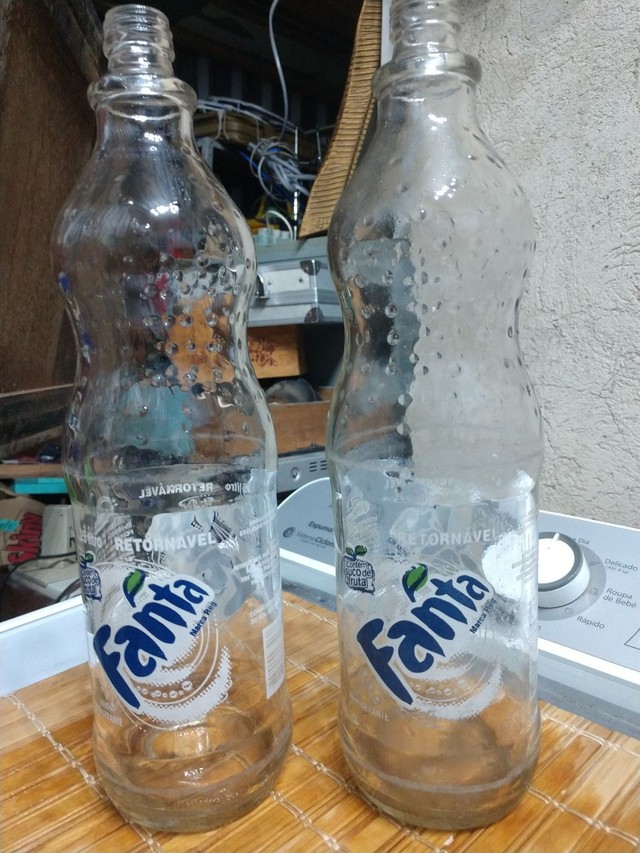 Duas garrafas antigas fanta coleção 