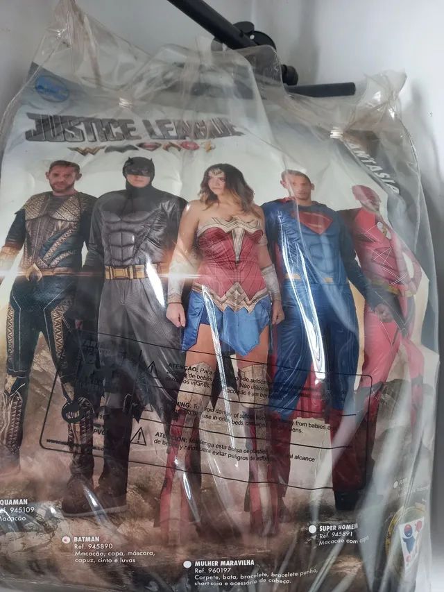 Fantasia, Batman e super homem.  - Foto 2