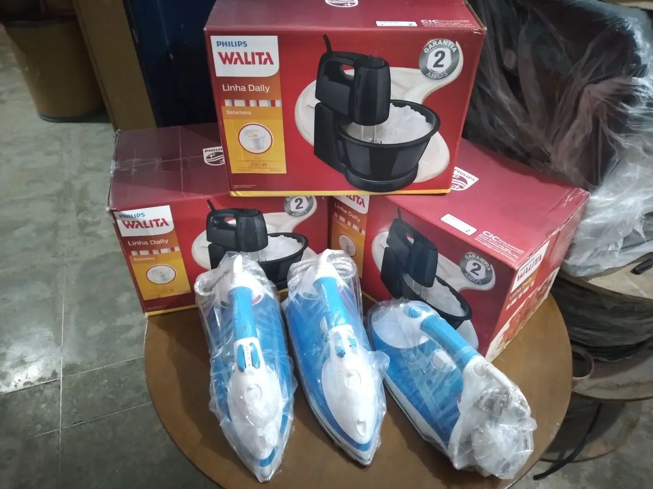 Batedeira philips walita  3 peças + 3 ferro elétrico a vapor  celta