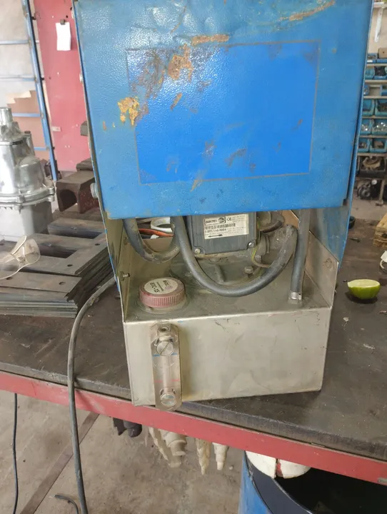 Bomba para refrigerar tocha.