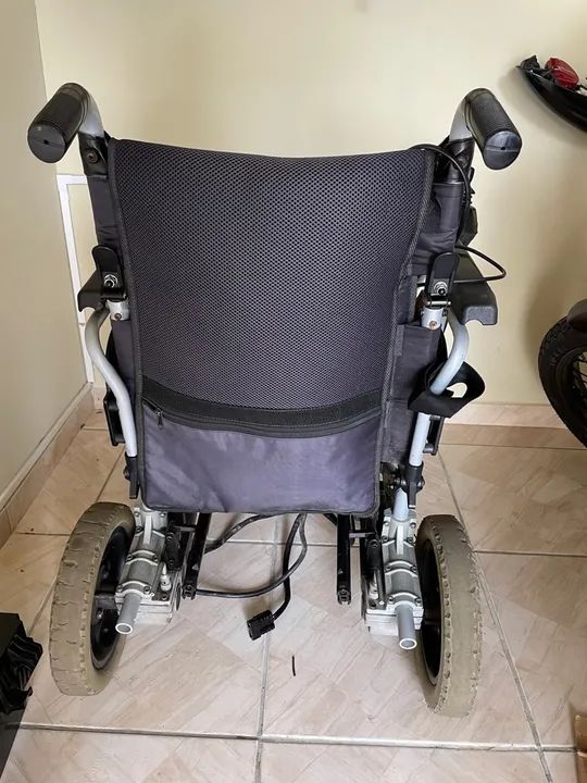 Cadeira de rodas - Foto 2