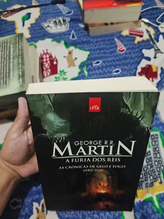 6 livros de As Crônicas de Gelo e Fogo  - Foto 4