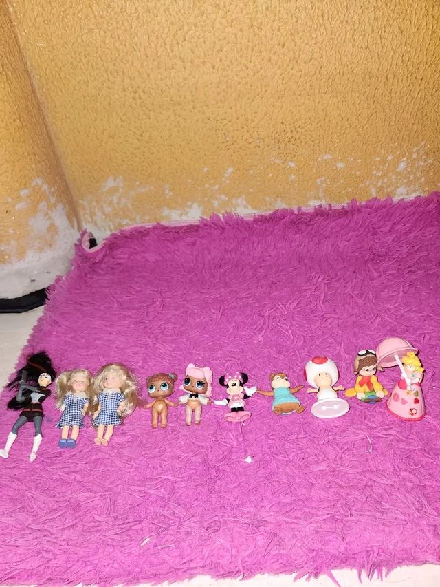 Bonecas diversas