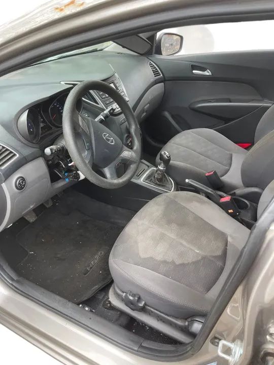 HYUNDAI HB20S 1.6M COMF 2015 2016 sucata somente para retirada de peças  - Foto 2