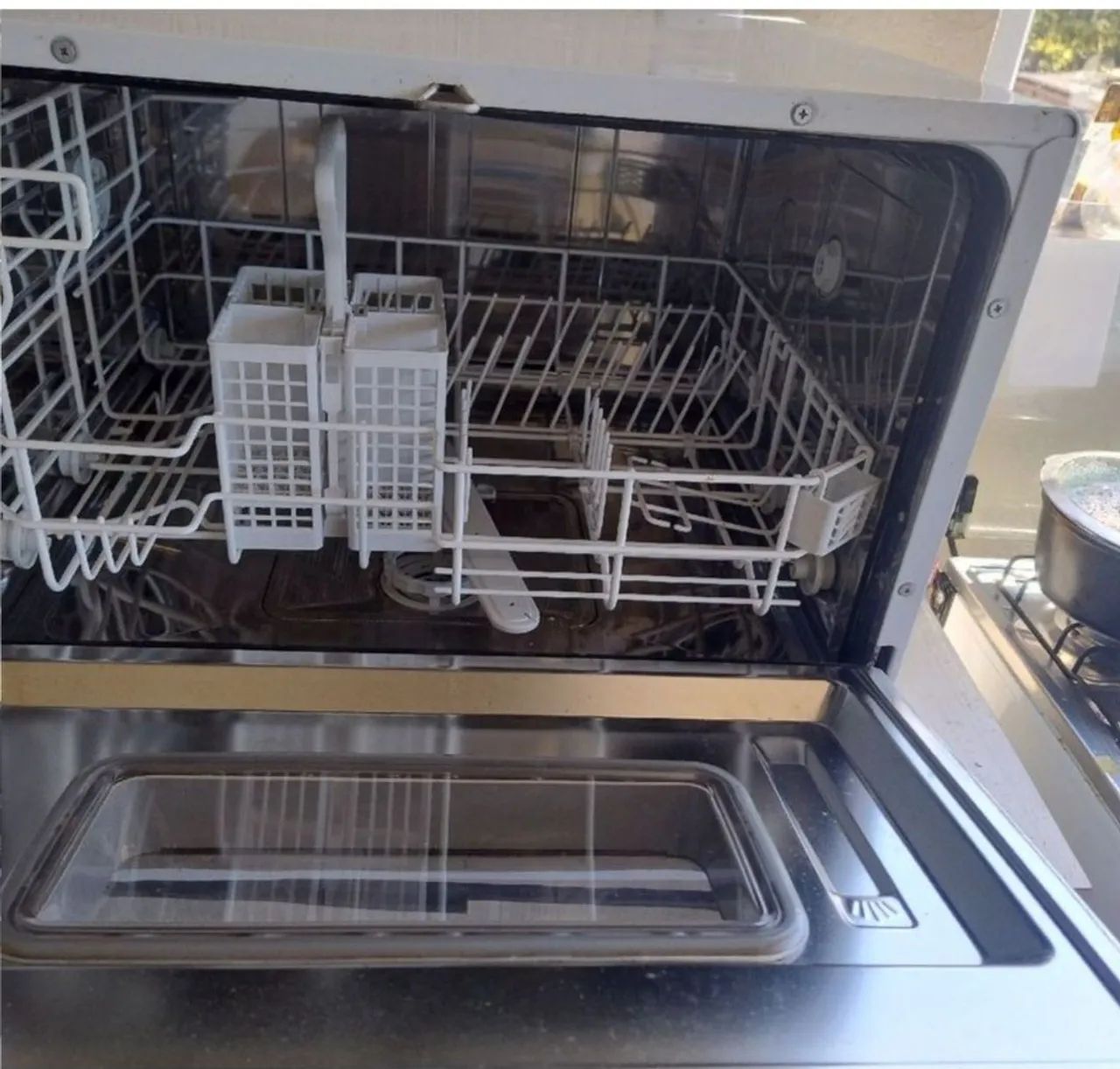 Maquina de lavar louça + ferro de passar 