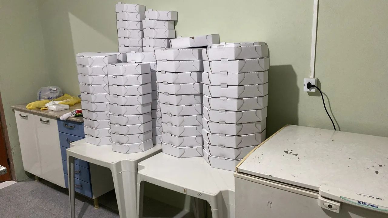 Vendo caixa para calzone 