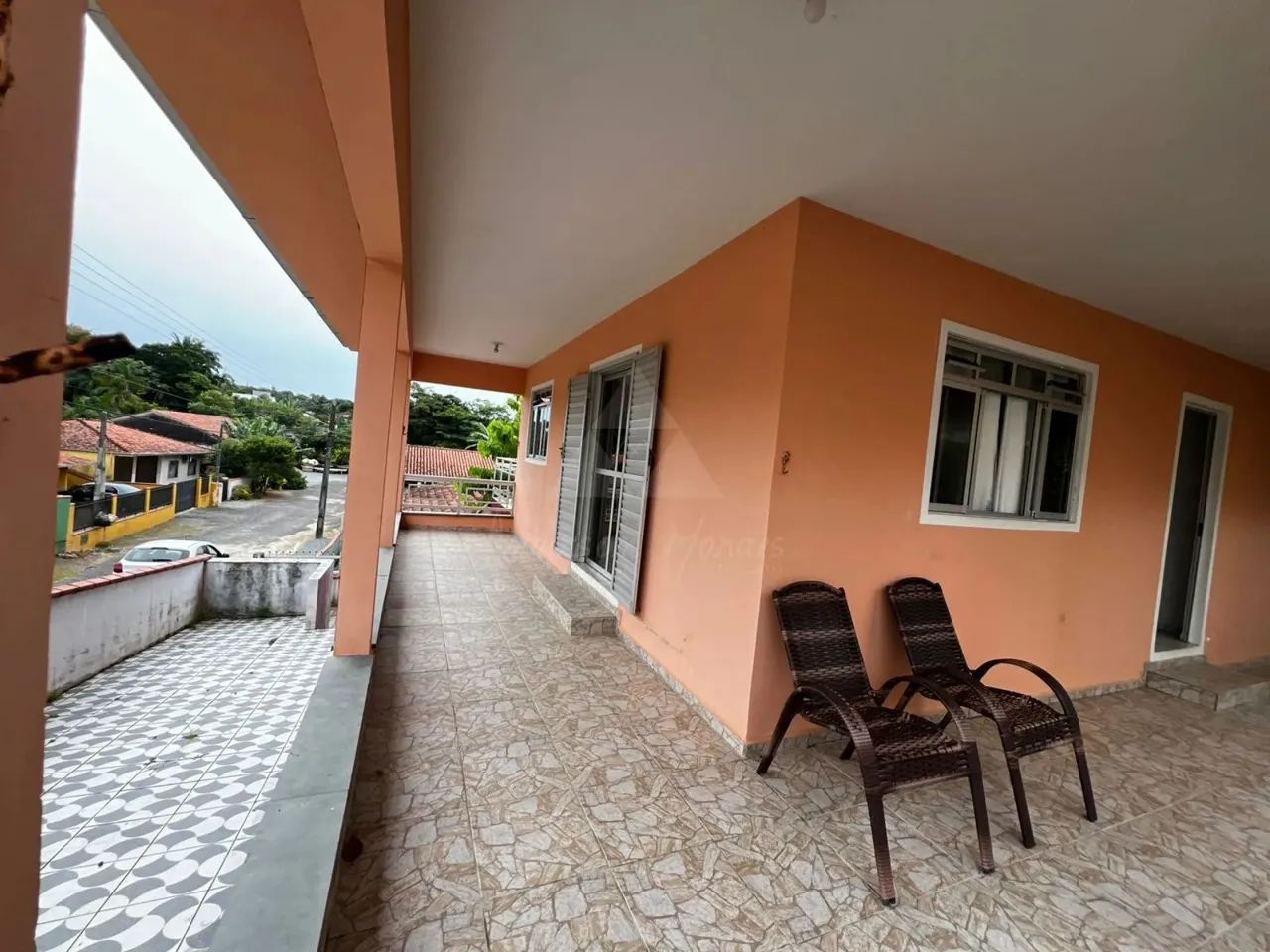 SOBRADO À VENDA COM 3 DORMITÓRIOS, SENDO 1 SUÍTE, 180m², R$899.000,00, BAIRRO ITAJUBA, BAR - Foto 5