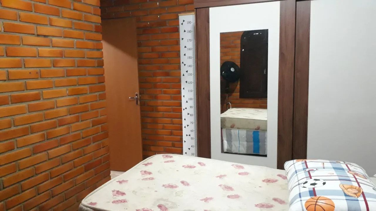 Casa para temporada a 80 metros da praia de Itaguaçu, em Santa Catarina - Foto 8